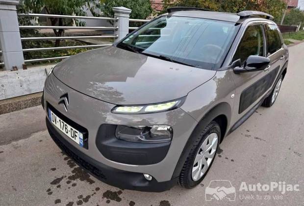 Citroen C4 Cactus 1.2 SHINE																											2017. godište