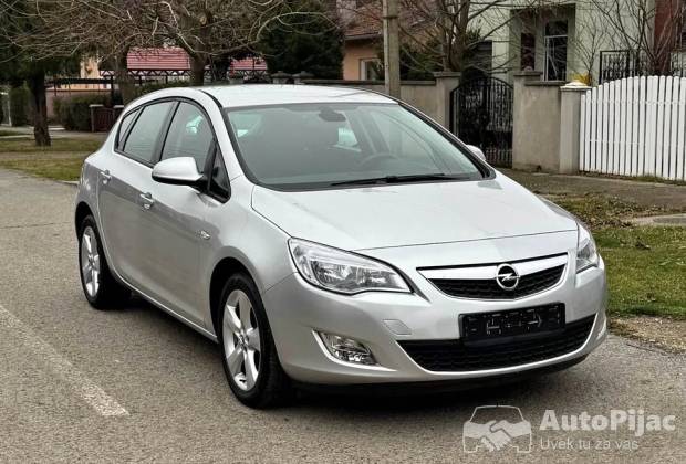 Opel Astra J 1.4 ENJOY																											2010. godište